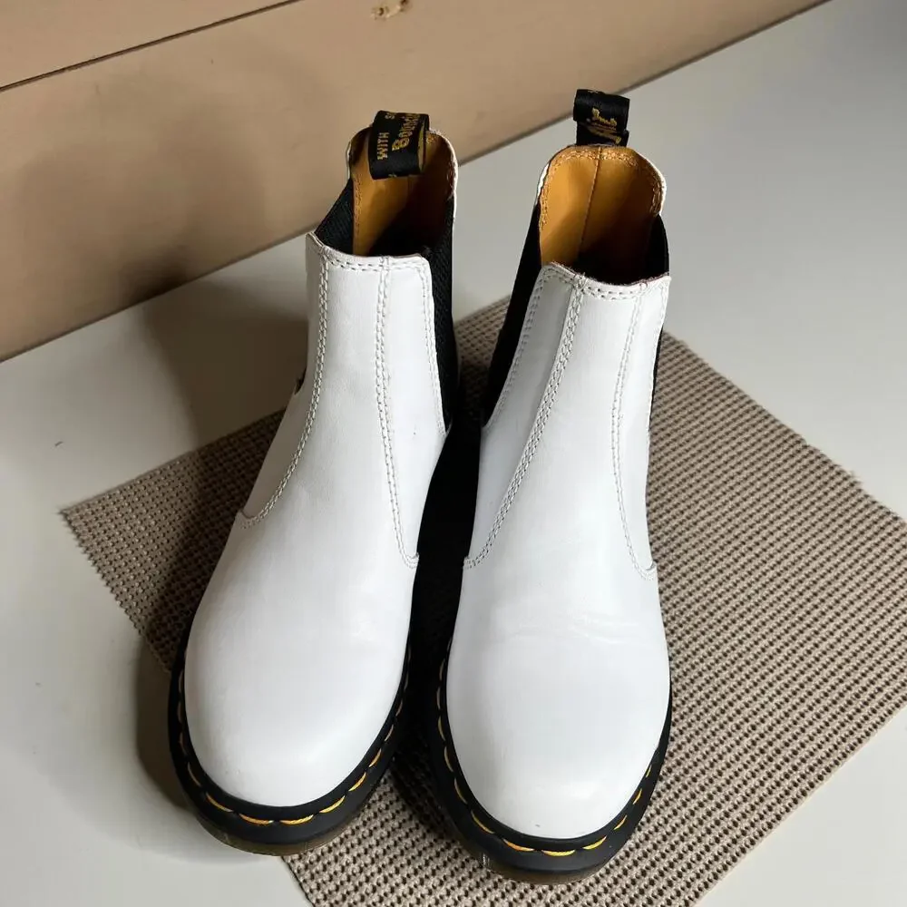 Dr. Martens 2976 White Chelsea Boots Smooth Leather Women‎ US 6 EU 37